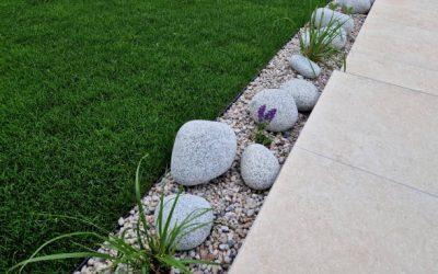 Comment aménager un jardin en pente avec des cailloux facilement ?